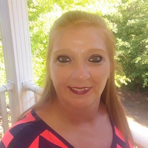 Meet your Posher, Carla